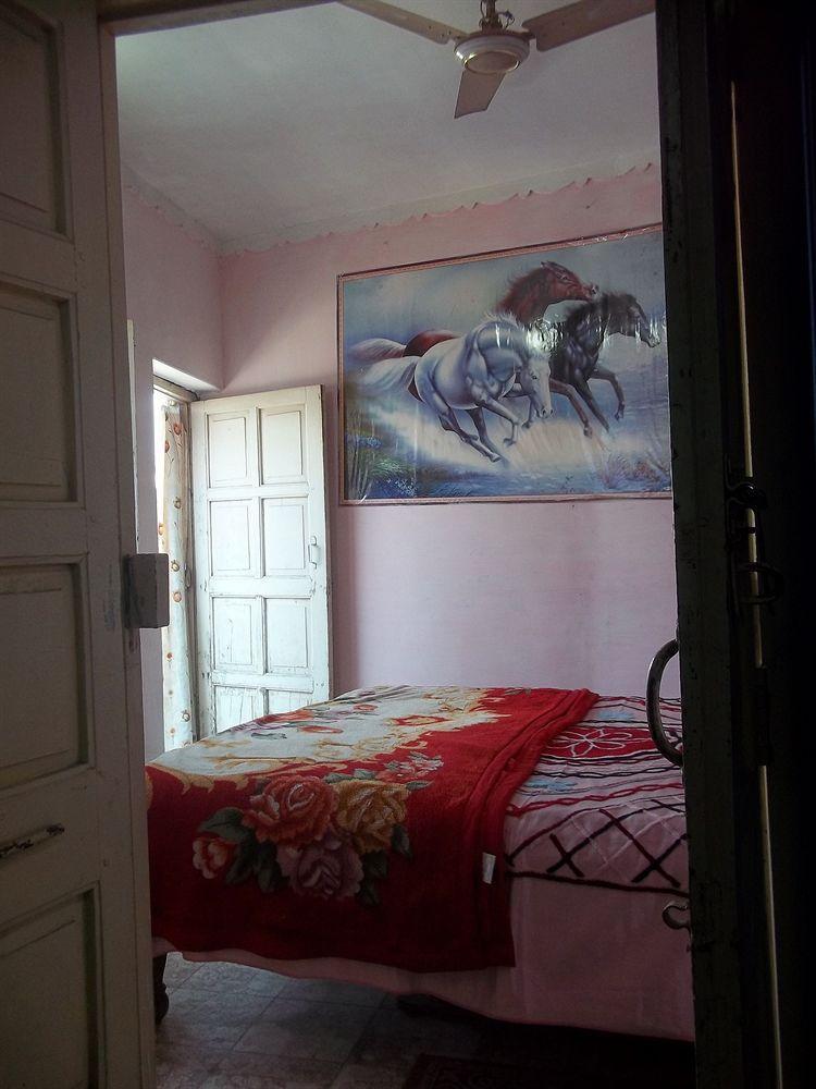 Amar Niwas Homestay Guesthouse Джодпур Екстериор снимка