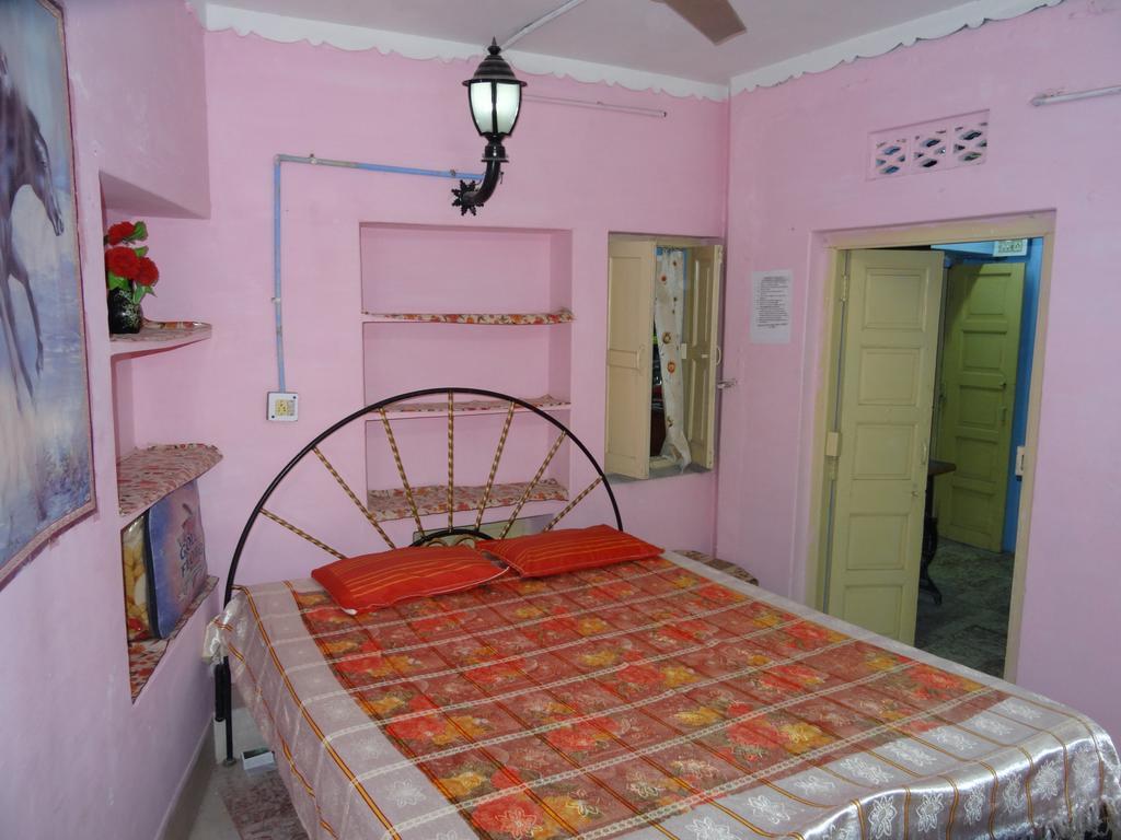 Amar Niwas Homestay Guesthouse Джодпур Екстериор снимка